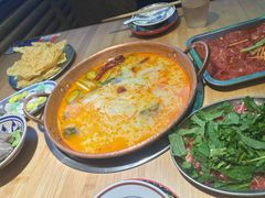 -洱火云南酸菜牛肉火锅(石景山当代商城店)