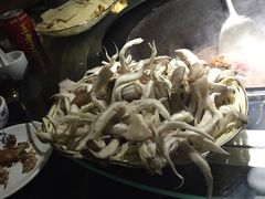 -挂旗柴锅鸡(蚌山区嘉年华店)