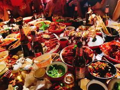 -虾弄弄海派小龙虾·牛羊蝎子火锅