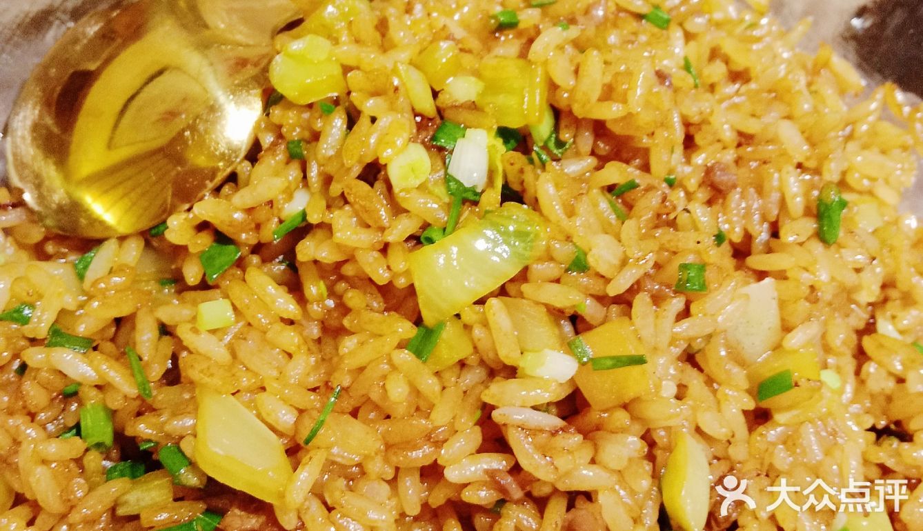 超好吃的酸菜牛肉炒饭