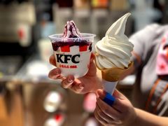 草莓圣代（蓝莓酱）-肯德基(昌里店)