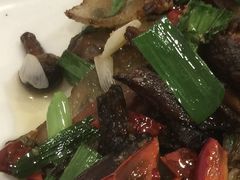 -石磨豆花家常菜·牦牛排土火锅