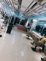 -BULB STUDIO 巴柏明星发型工作室