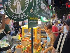 -BHC炸鸡(明洞总店)