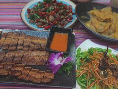 -香巴拉云南餐厅(华莱坞店)