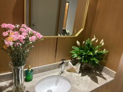-苑苑vbeauty科技美容SPA