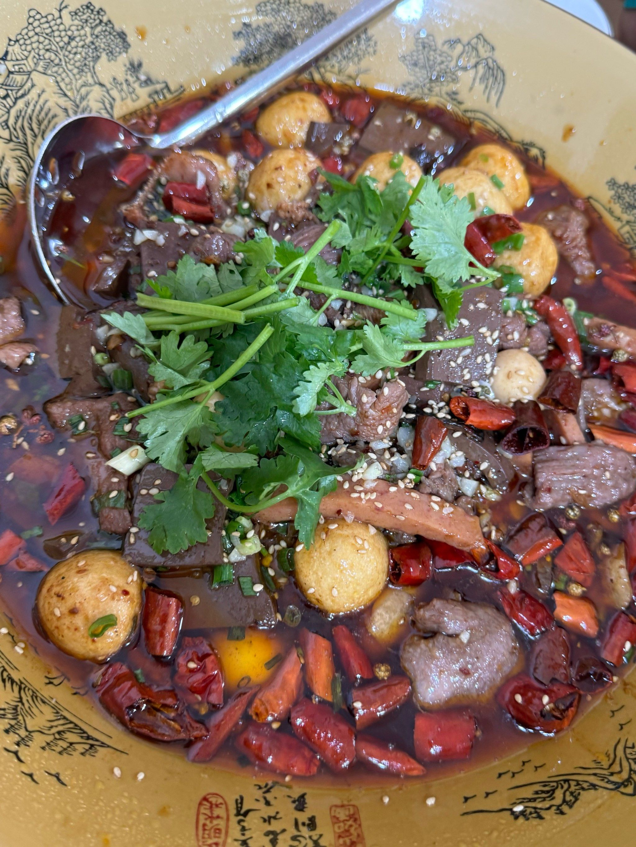 乘车时司机大哥推荐的,足以见口碑之好