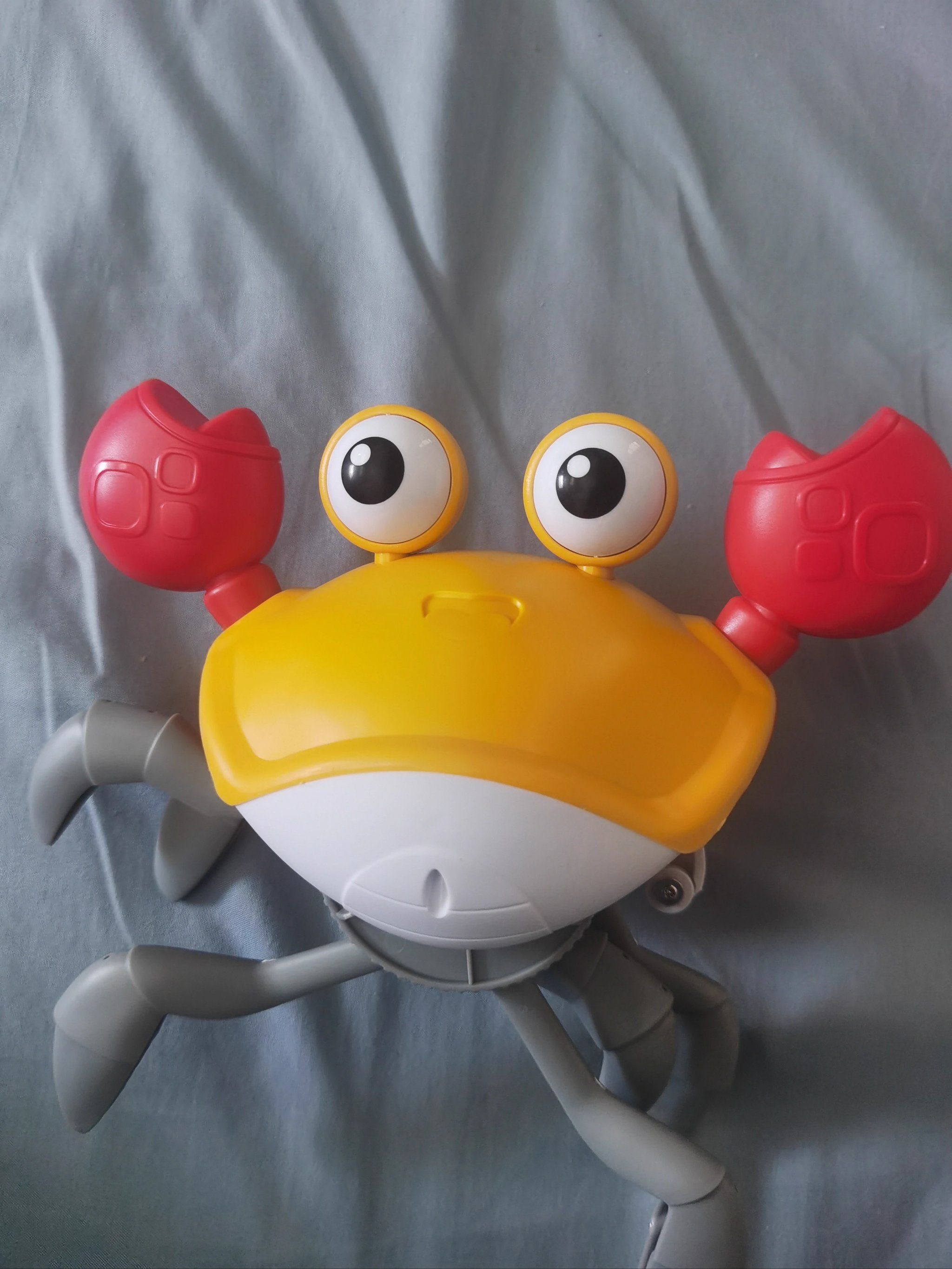 天天领红包 小螃蟹玩具不错,很好玩,家