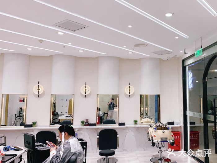 梵创造型(环球港店)图片