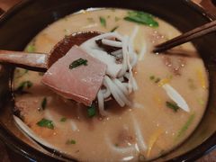 -银米·云南传统过桥米线(双廊黑金冠店)