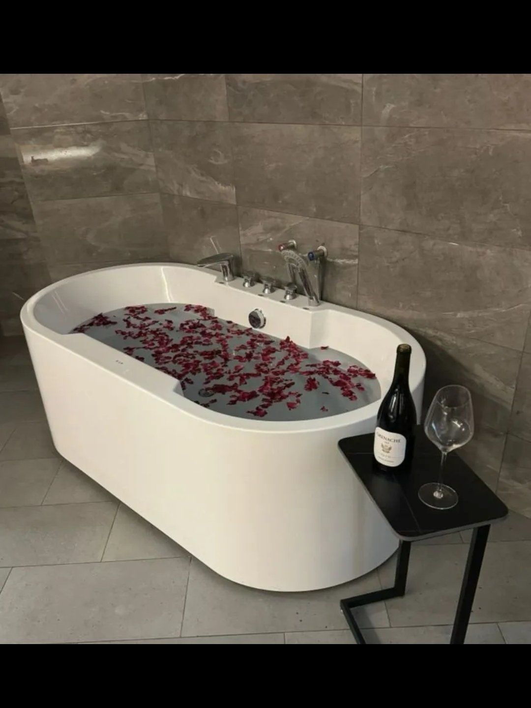 玫瑰香泡浴缸