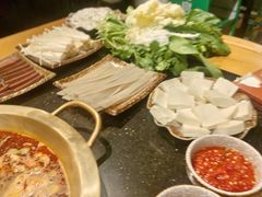 -顶顶汤火牛排火锅·经典铜锅涮肉