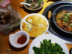 -大众跷脚牛肉馆·非遗传承单位(峨眉山店)