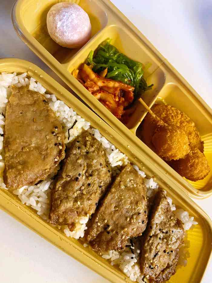 奈良小鹿(浙江路店)-"简餐小店 堂食有两个桌 东西很便宜,两套.