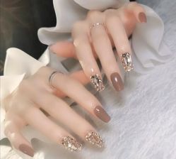 -慕拉美甲美睫皮肤管理