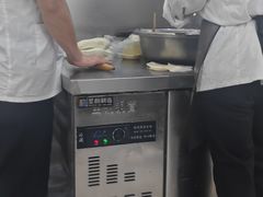 -黄阿姨锅贴大王(万航渡路店)