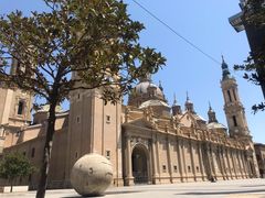 -皮拉尔圣母圣殿主教座堂