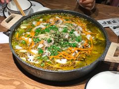 -山城外·非遗酸菜鱼(财富中心店)