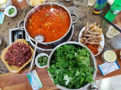 -黄利砖万峰林布依特色酸笋牛肉馆