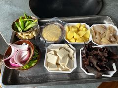 -咊记茅草棚柴火鸡(乌当店)