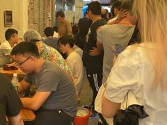 等位区-沪西老弄堂面馆(定西路店)