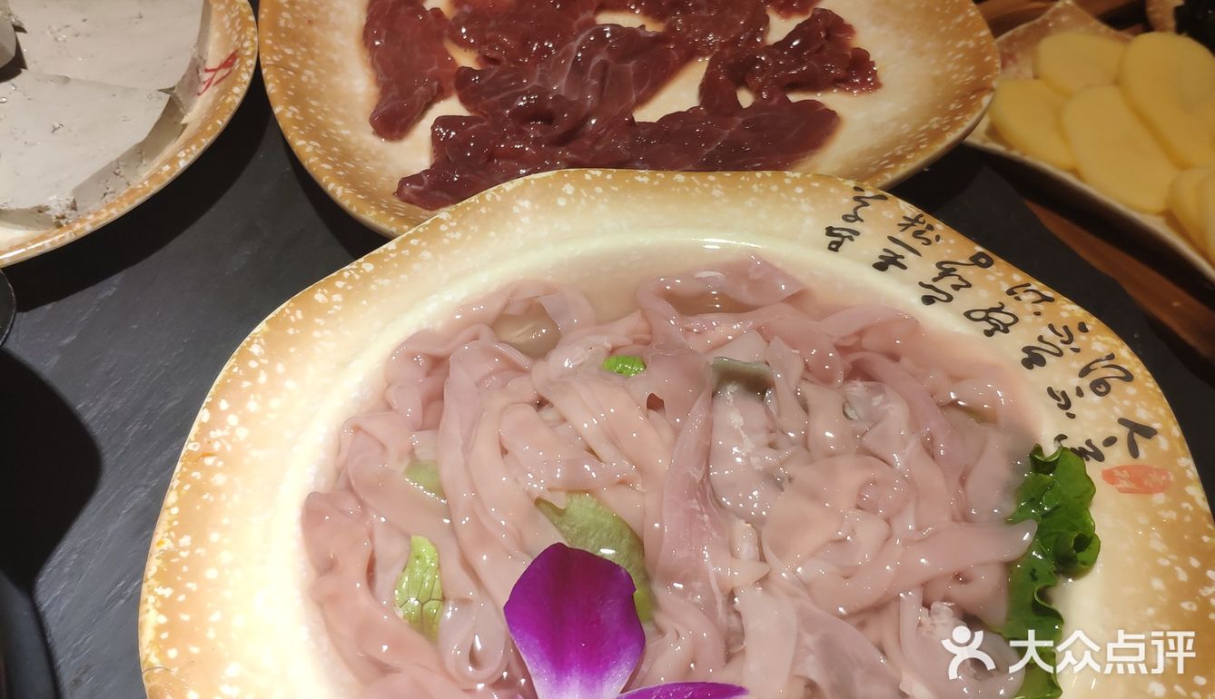 店内基本坐满，当然肯定游客居多