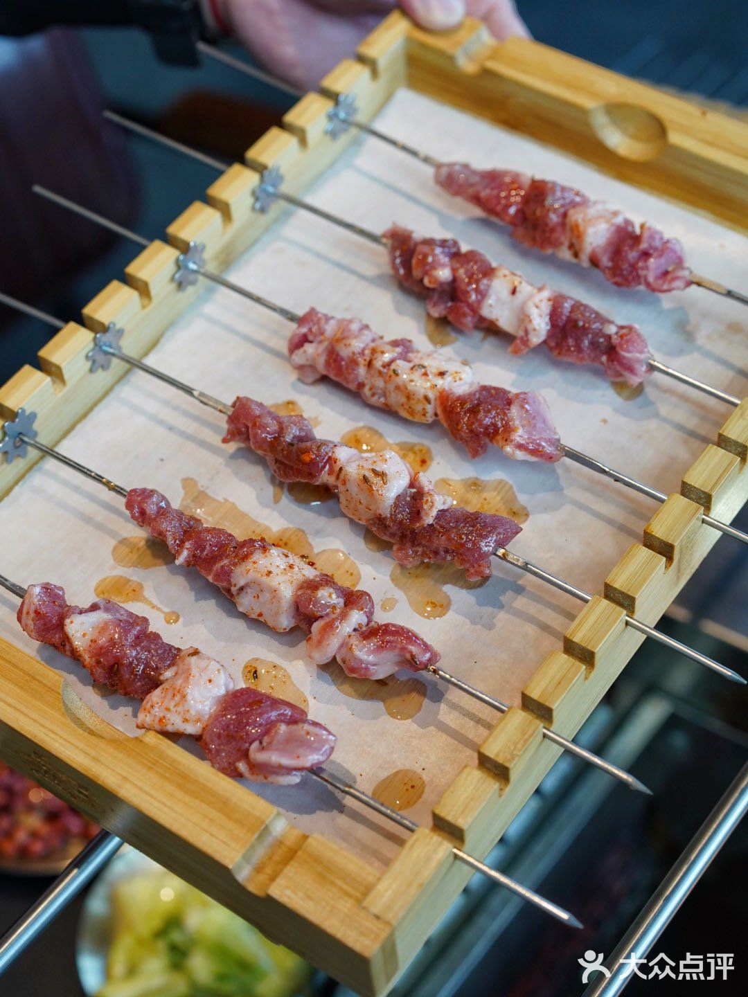 就好这一口烟火气满满的烧烤店 好唛士很过瘾