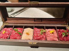 -左庭右院鲜牛肉火锅黑金店(陆家嘴中心店)
