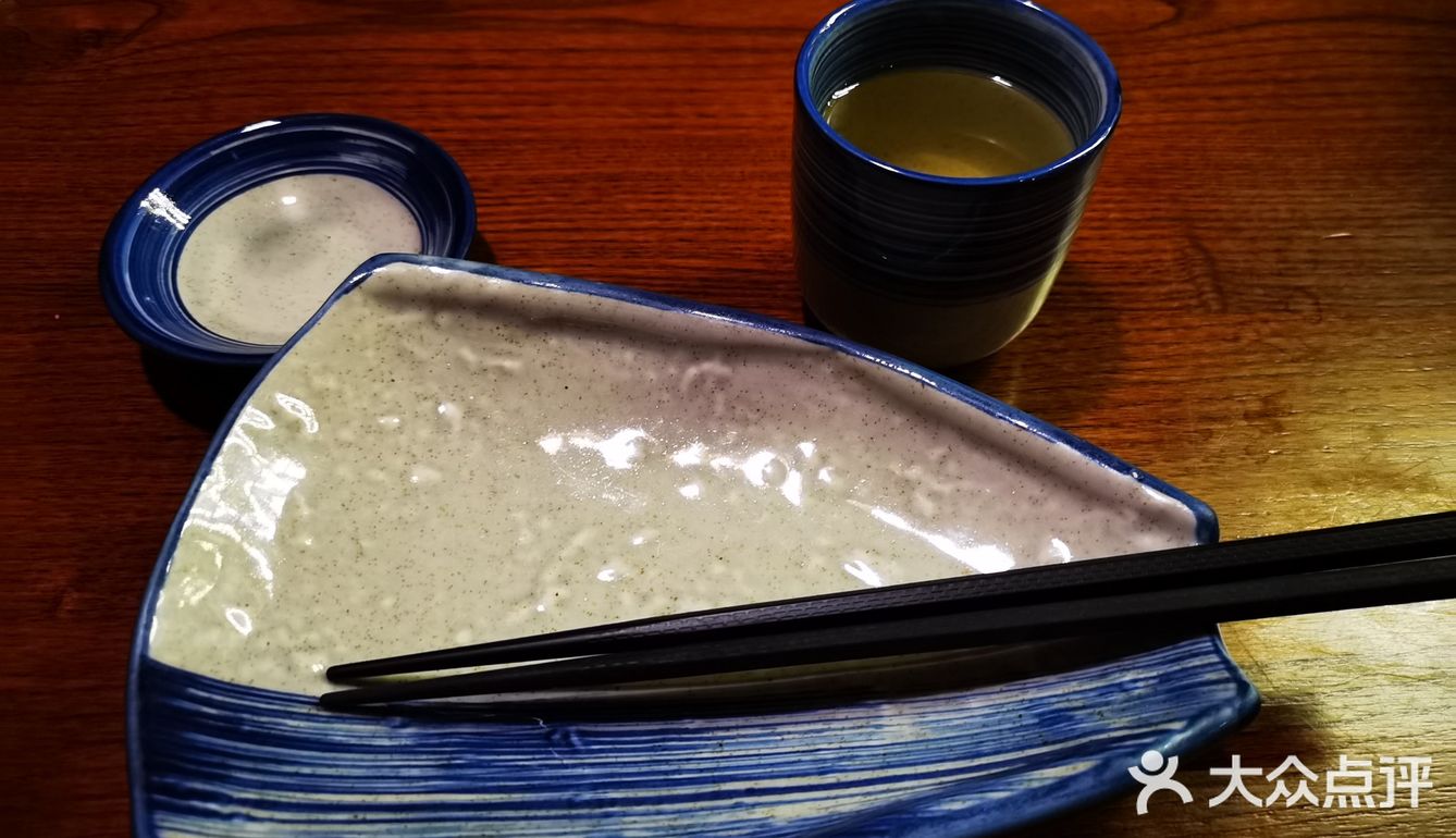 一家颜值颇高味道不错的居酒屋