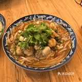 东西也好吃，尤其喜欢卤肉饭和蒜泥鲜蚵
