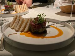 牛肉塔塔配牛油果黑橄榄酱-Solo(衡山路店)