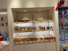 面包甜点陈列柜-嘉华饼屋JOY BAKERY(南屏街店)