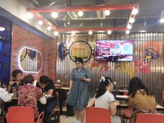 等位区-宝记烧烤·碳锅羊肉·羊蝎子火锅·夜食社(文体路创始店)