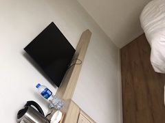-汉庭(南京五塘广场地铁站店)