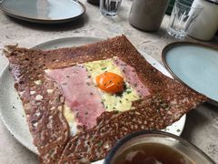 鸡蛋蘑菇熏肉荞麦可丽饼-RAC BAR(安福路店)