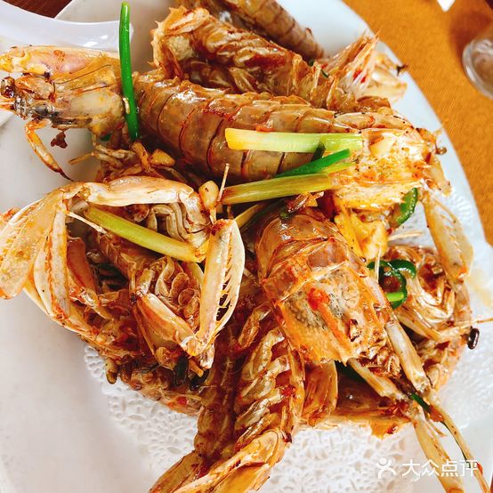灯笼仔周来海鲜饭店