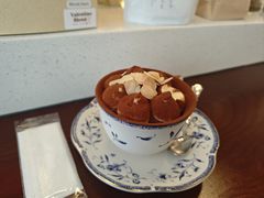 -Café Monson