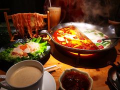 -湊湊火锅·茶憩(杭州湖滨银泰in77店)