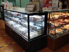 面包甜点陈列柜-新侨三宝乐面包店(崇文门店)