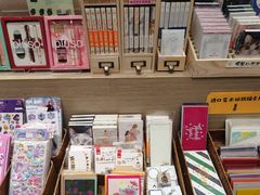 -钟书阁(群光广场店)