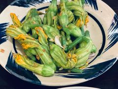 -Cuc Gach Quan Restaurant