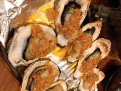 蒜茸烧生蚝-老东镇啤酒屋海鲜加工·蒸汽海鲜·海鲜烧烤(台东店)