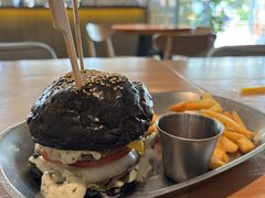-三勾JJJ Burger&Coffee(梅溪湖店)