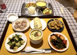 -月之旅·尊 高端月子会所(科馨别墅一店)