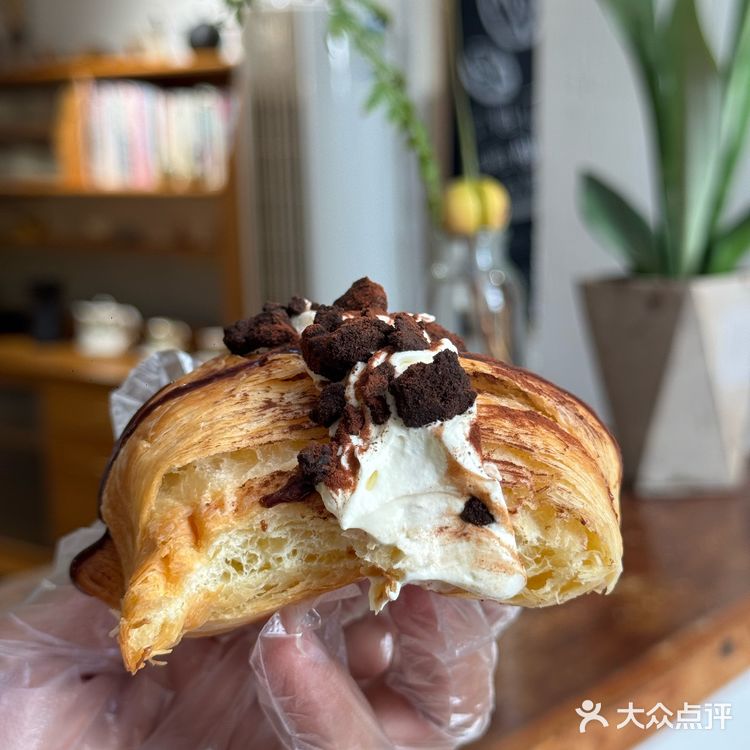 暖暖的午餐组合🙋🏻♂️牛肉饭一定要配一杯热红酒🙋🏻♂️