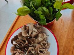 -毛辣果·贵州红酸汤牛肉火锅(西单店)