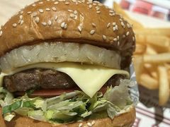 -The Habit Burger Grill 哈比特汉堡(世博店)
