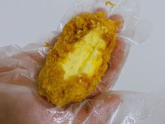 蟹黄肉松小贝-鲍师傅糕点(江苏路店)