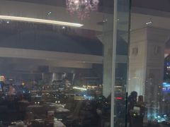 -荣誉国际酒店-云顶旋转餐厅