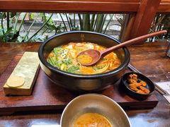 -银米·云南传统过桥米线(双廊黑金冠店)